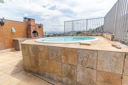 Apartamento para alugar com 240m², 4 quartos e 2 vagas Apartamento para alugar com 240m², 4 quartos e 2 vagasTerraço