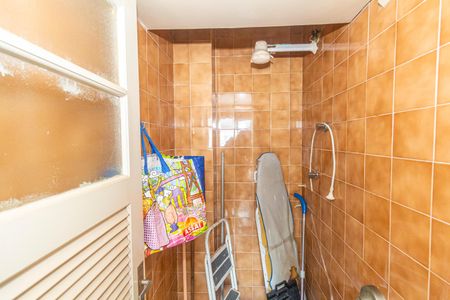 Apartamento para alugar com 240m², 4 quartos e 2 vagas Apartamento para alugar com 240m², 4 quartos e 2 vagasBanheiro de serviço