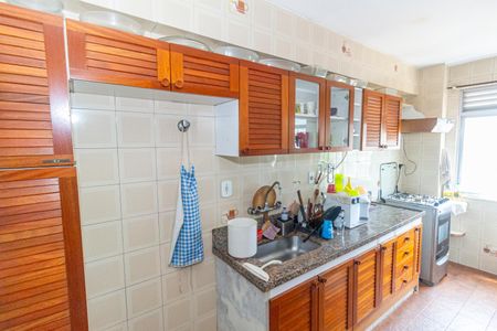 Apartamento para alugar com 240m², 4 quartos e 2 vagas Apartamento para alugar com 240m², 4 quartos e 2 vagasCozinha e Área de Serviço