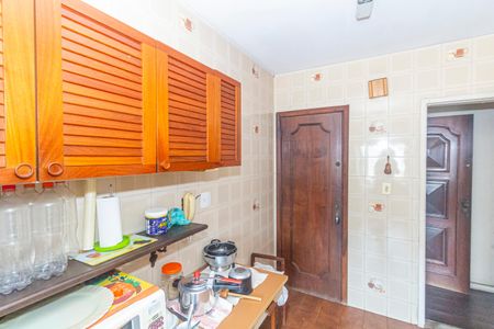 Apartamento para alugar com 240m², 4 quartos e 2 vagas Apartamento para alugar com 240m², 4 quartos e 2 vagasCozinha e Área de Serviço