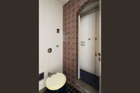 Banheiro de apartamento à venda com 3 quartos, 105m² em Icaraí, Niterói