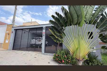 Casa à venda com 118m², 3 quartos e 2 vagasFachada