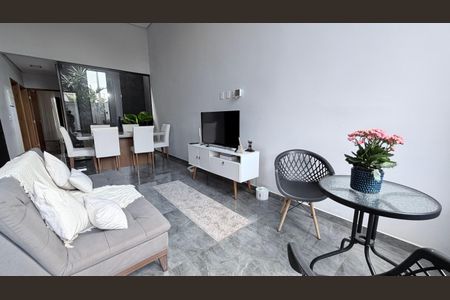 Casa à venda com 118m², 3 quartos e 2 vagasSala