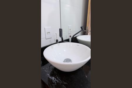 Casa à venda com 118m², 3 quartos e 2 vagasBanheiro da Suíte