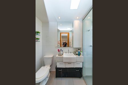 Apartamento à venda com 100m², 3 quartos e 2 vagas Apartamento à venda com 100m², 3 quartos e 2 vagasBanheiro da Suíte