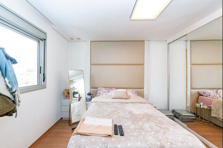 Apartamento à venda com 100m², 3 quartos e 2 vagas Apartamento à venda com 100m², 3 quartos e 2 vagasSuíte