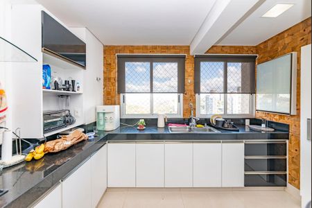 Apartamento à venda com 100m², 3 quartos e 2 vagas Apartamento à venda com 100m², 3 quartos e 2 vagasCozinha