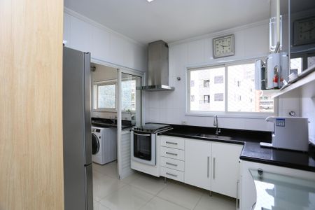 Apartamento à venda com 119m², 3 quartos e 2 vagas Apartamento à venda com 119m², 3 quartos e 2 vagasCozinha