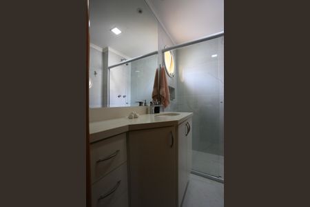 Apartamento à venda com 119m², 3 quartos e 2 vagas Apartamento à venda com 119m², 3 quartos e 2 vagasBanheiro da Suíte