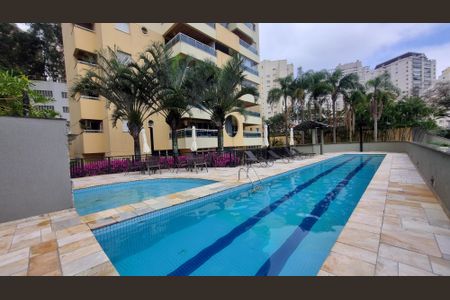 Apartamento à venda com 119m², 3 quartos e 2 vagas Apartamento à venda com 119m², 3 quartos e 2 vagasÁrea comum - Piscina