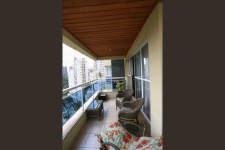 Apartamento à venda com 119m², 3 quartos e 2 vagas Apartamento à venda com 119m², 3 quartos e 2 vagasVaranda