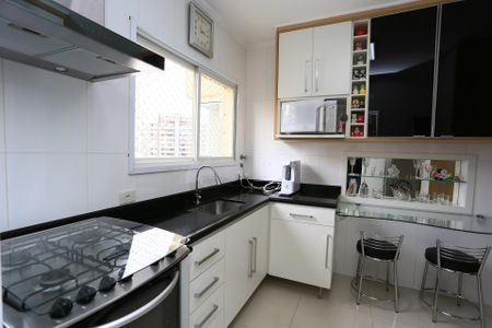 Apartamento à venda com 119m², 3 quartos e 2 vagas Apartamento à venda com 119m², 3 quartos e 2 vagasCozinha