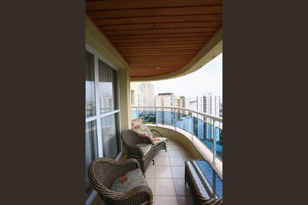 Apartamento à venda com 119m², 3 quartos e 2 vagas Apartamento à venda com 119m², 3 quartos e 2 vagasVaranda