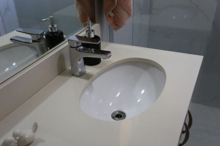 Apartamento à venda com 119m², 3 quartos e 2 vagas Apartamento à venda com 119m², 3 quartos e 2 vagasBanheiro da Suíte