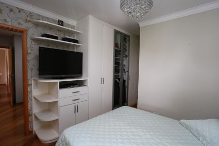 Apartamento à venda com 119m², 3 quartos e 2 vagas Apartamento à venda com 119m², 3 quartos e 2 vagasSuíte