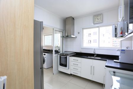 Apartamento à venda com 119m², 3 quartos e 2 vagas Apartamento à venda com 119m², 3 quartos e 2 vagasCozinha