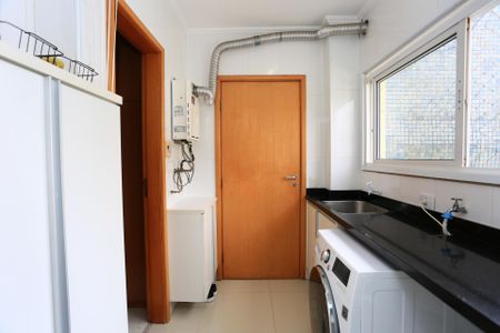 Apartamento à venda com 119m², 3 quartos e 2 vagas Apartamento à venda com 119m², 3 quartos e 2 vagasÁrea de Serviço