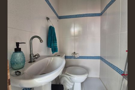 Casa à venda com 360m², 2 quartos e 2 vagas Casa à venda com 360m², 2 quartos e 2 vagasLavabo 2