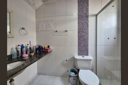 Casa à venda com 360m², 2 quartos e 2 vagas Casa à venda com 360m², 2 quartos e 2 vagasBanheiro da Suíte 2