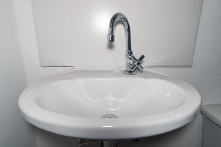 Apartamento para alugar com 37m², 2 quartos e sem vaga Apartamento para alugar com 37m², 2 quartos e sem vagaBanheiro Detalhe