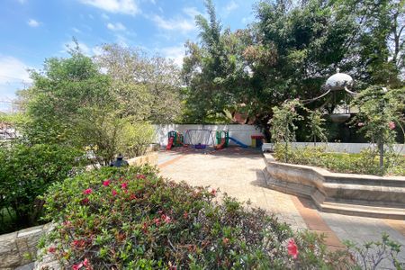 Apartamento à venda com 105m², 2 quartos e 1 vaga Apartamento à venda com 105m², 2 quartos e 1 vagaÁrea comum - Playground