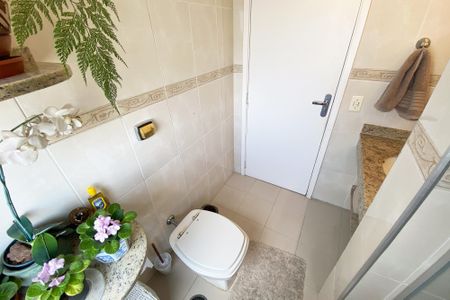Apartamento à venda com 105m², 2 quartos e 1 vaga Apartamento à venda com 105m², 2 quartos e 1 vagaBanheiro Social