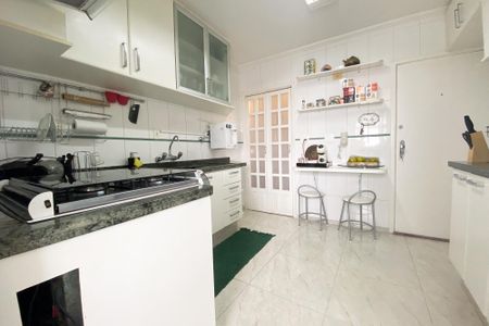 Apartamento à venda com 105m², 2 quartos e 1 vaga Apartamento à venda com 105m², 2 quartos e 1 vagaCozinha