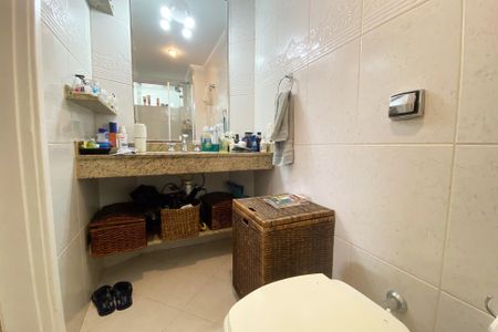 Apartamento à venda com 105m², 2 quartos e 1 vaga Apartamento à venda com 105m², 2 quartos e 1 vagaBanheiro Suíte