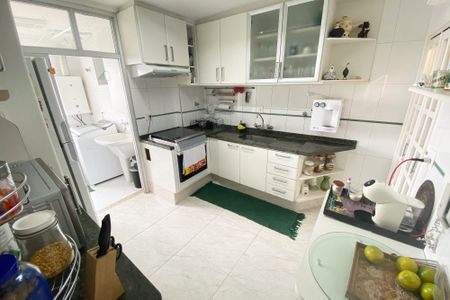 Apartamento à venda com 105m², 2 quartos e 1 vaga Apartamento à venda com 105m², 2 quartos e 1 vagaCozinha