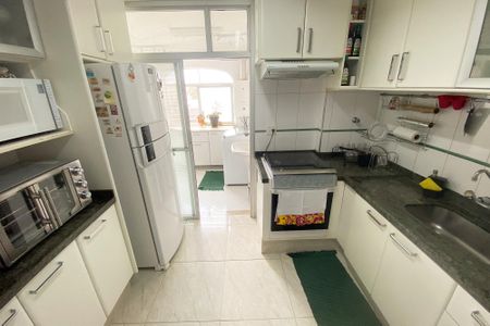 Apartamento à venda com 105m², 2 quartos e 1 vaga Apartamento à venda com 105m², 2 quartos e 1 vagaCozinha