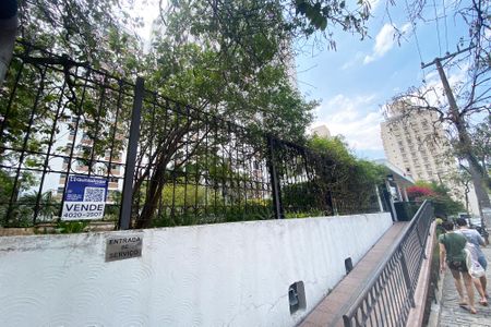 Apartamento à venda com 105m², 2 quartos e 1 vaga Apartamento à venda com 105m², 2 quartos e 1 vagaFachada