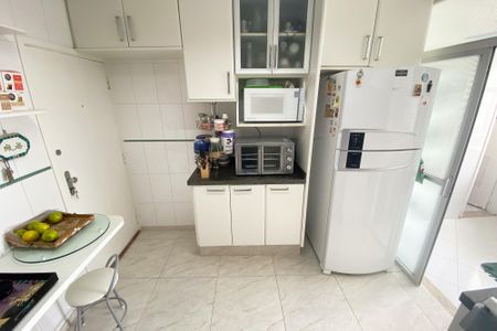 Apartamento à venda com 105m², 2 quartos e 1 vaga Apartamento à venda com 105m², 2 quartos e 1 vagaCozinha