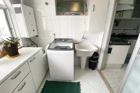 Apartamento à venda com 105m², 2 quartos e 1 vaga Apartamento à venda com 105m², 2 quartos e 1 vagaÁrea de Serviço