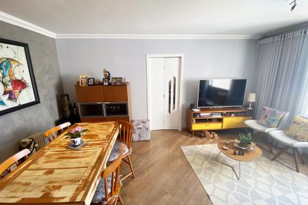 Apartamento à venda com 105m², 2 quartos e 1 vaga Apartamento à venda com 105m², 2 quartos e 1 vagaSala