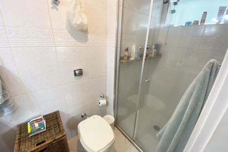 Apartamento à venda com 105m², 2 quartos e 1 vaga Apartamento à venda com 105m², 2 quartos e 1 vagaBanheiro Suíte