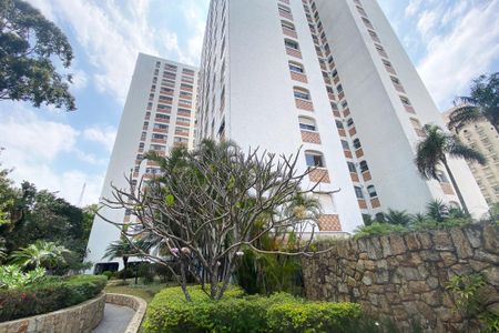 Apartamento à venda com 105m², 2 quartos e 1 vaga Apartamento à venda com 105m², 2 quartos e 1 vagaFachada