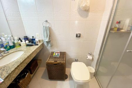 Apartamento à venda com 105m², 2 quartos e 1 vaga Apartamento à venda com 105m², 2 quartos e 1 vagaBanheiro Suíte