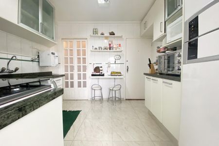 Apartamento à venda com 105m², 2 quartos e 1 vaga Apartamento à venda com 105m², 2 quartos e 1 vagaCozinha