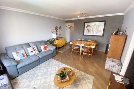Apartamento à venda com 105m², 2 quartos e 1 vaga Apartamento à venda com 105m², 2 quartos e 1 vagaSala
