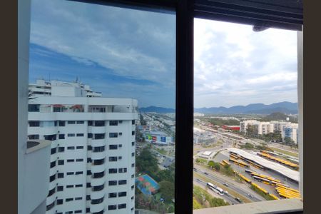 Apartamento à venda com 74m², 2 quartos e 1 vaga Apartamento à venda com 74m², 2 quartos e 1 vagaCozinha Janela