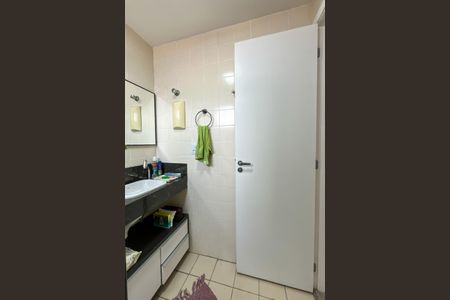 Apartamento à venda com 54m², 2 quartos e 1 vaga Apartamento à venda com 54m², 2 quartos e 1 vagaBanheiro