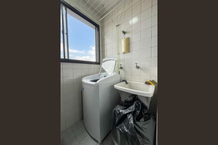 Apartamento à venda com 54m², 2 quartos e 1 vaga Apartamento à venda com 54m², 2 quartos e 1 vagaCozinha e Área de Serviço