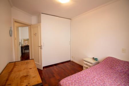 Casa de condomínio à venda com 315m², 5 quartos e 3 vagasQuarto 2