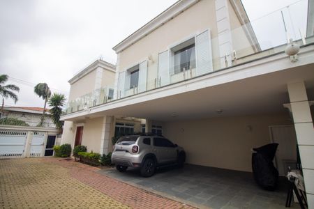 Casa de condomínio à venda com 315m², 5 quartos e 3 vagasGaragem e Fachada Interna do Condominio