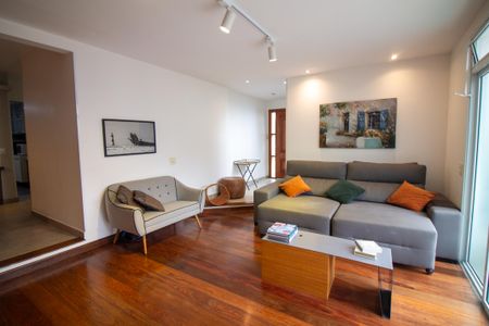 Casa de condomínio à venda com 315m², 5 quartos e 3 vagasSala