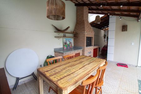 Casa de condomínio à venda com 315m², 5 quartos e 3 vagasChurrasqueira