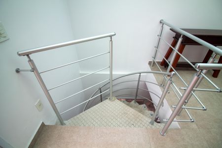 Casa de condomínio à venda com 315m², 5 quartos e 3 vagasEscada Piso Superior