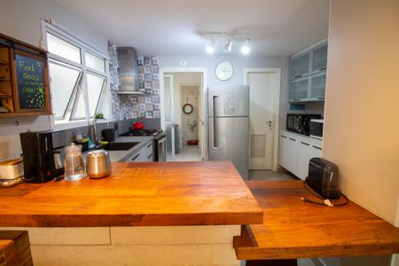 Casa de condomínio à venda com 315m², 5 quartos e 3 vagasCozinha