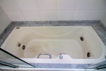 Casa de condomínio à venda com 315m², 5 quartos e 3 vagasBanheiro da Suíte 2