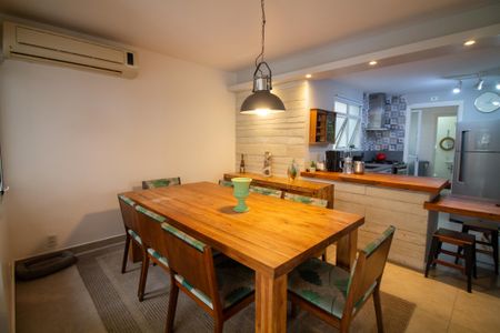 Casa de condomínio à venda com 315m², 5 quartos e 3 vagasSala de Jantar